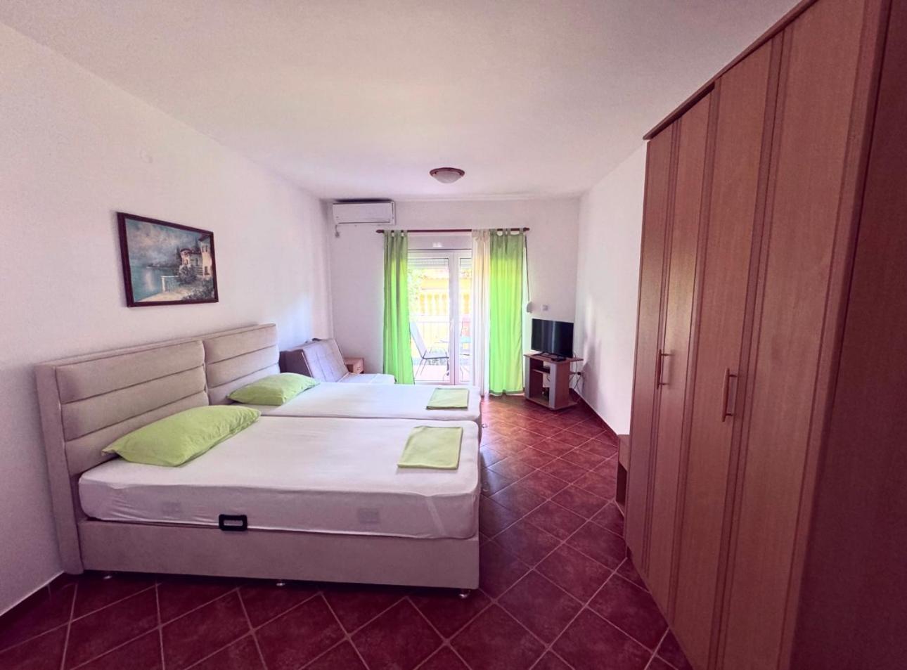 Guesthouse Mb Knezevic Будва Екстериор снимка