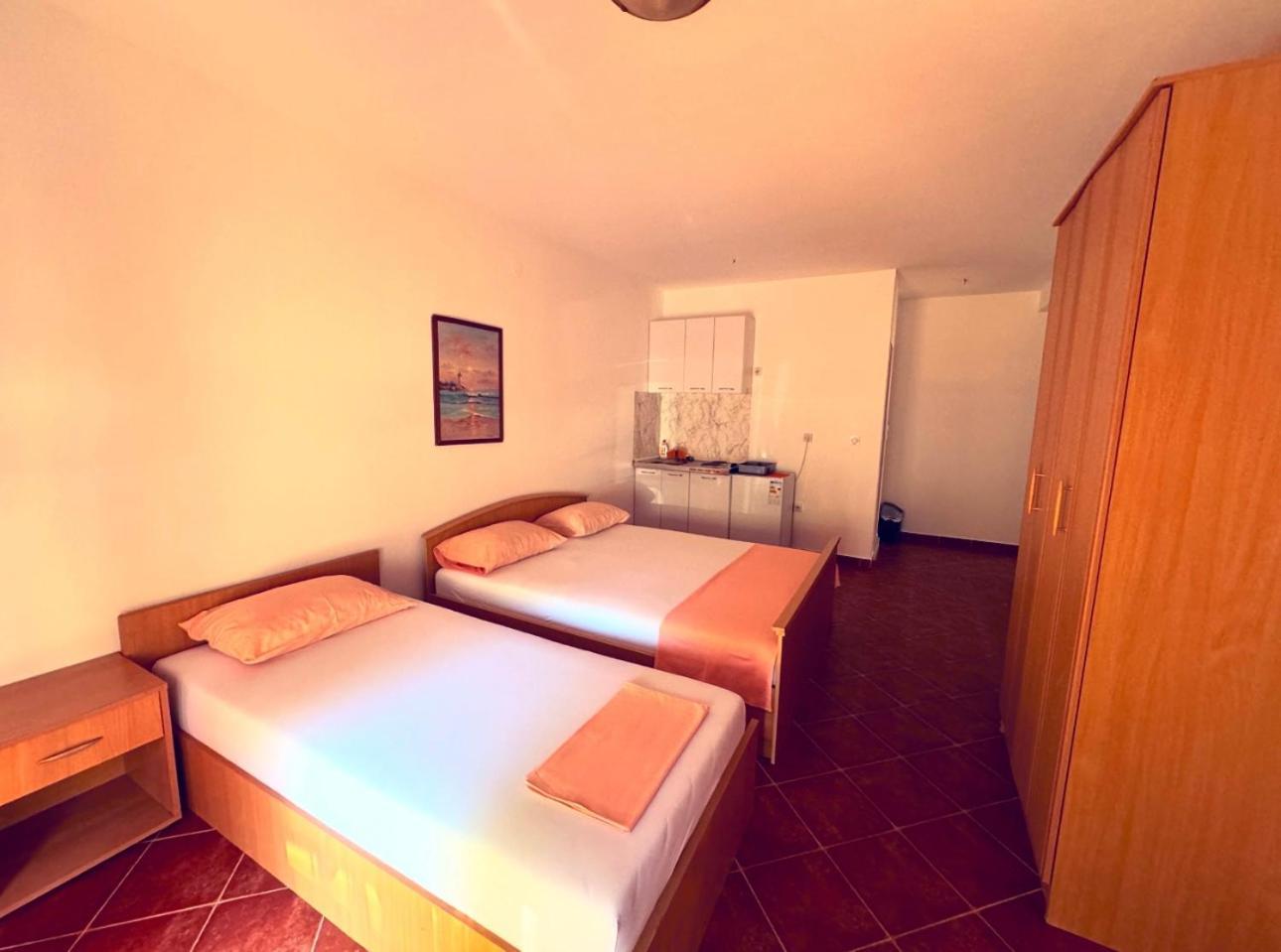 Guesthouse Mb Knezevic Будва Екстериор снимка