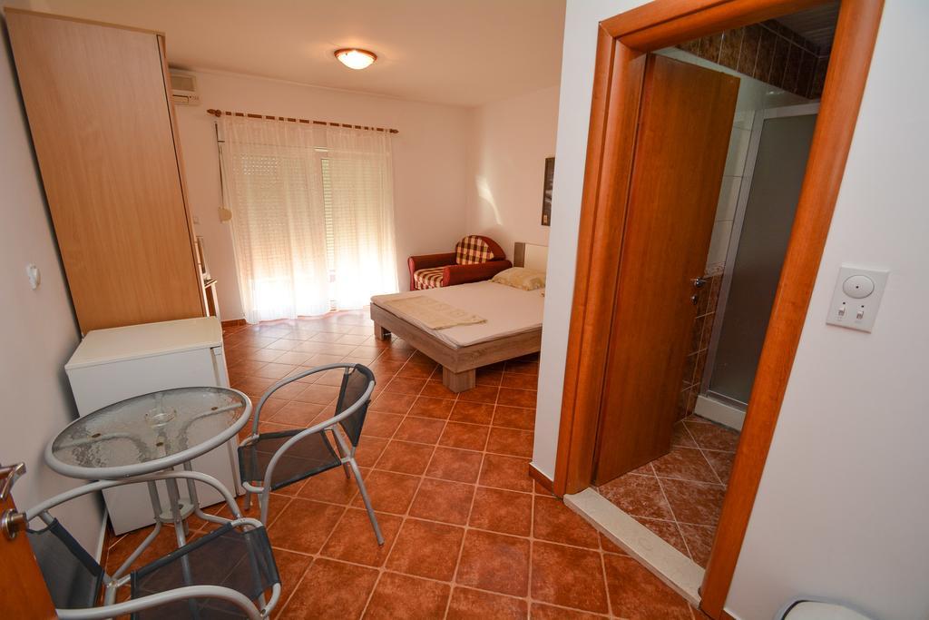 Guesthouse Mb Knezevic Будва Екстериор снимка