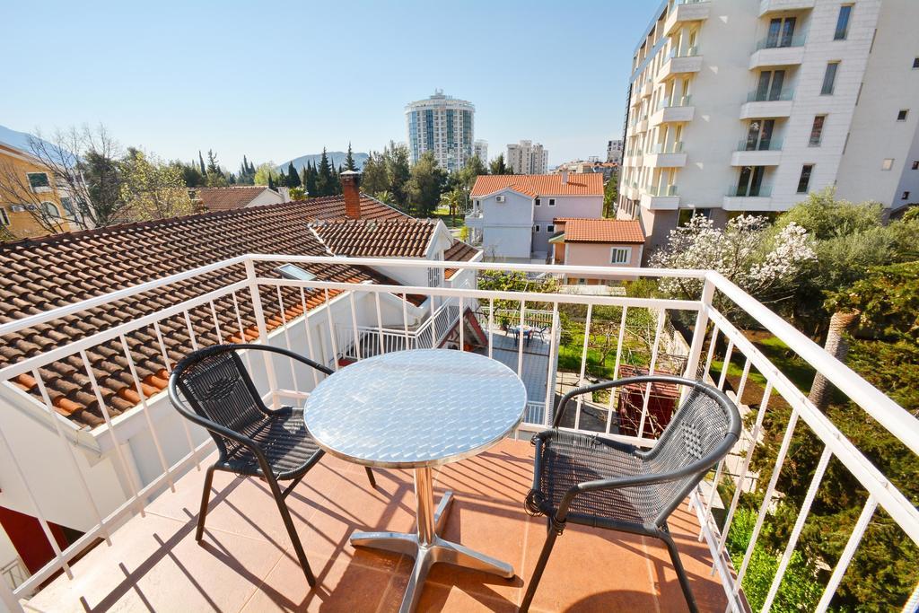Guesthouse Mb Knezevic Будва Екстериор снимка