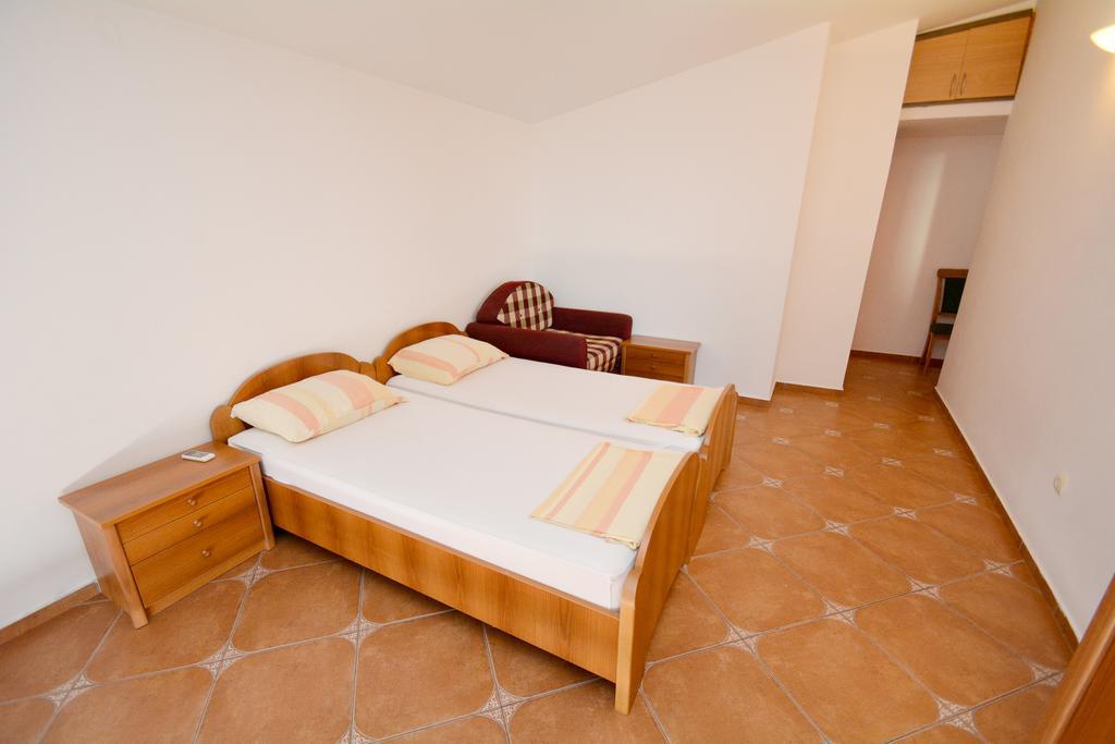 Guesthouse Mb Knezevic Будва Екстериор снимка