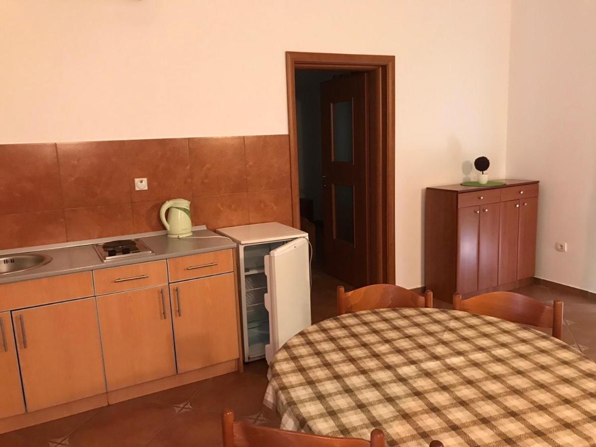 Guesthouse Mb Knezevic Будва Екстериор снимка
